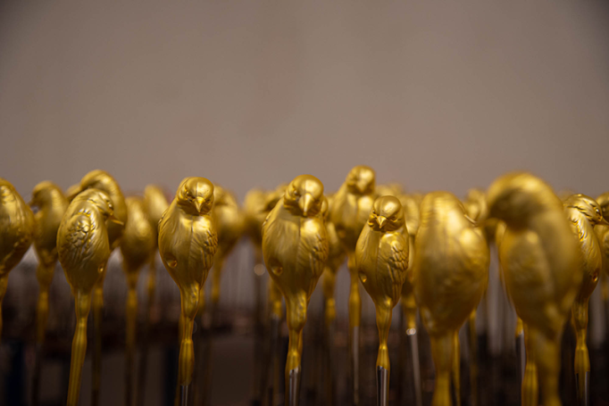 Glass birds in production yellow | Glavena Glass birds in production yellow